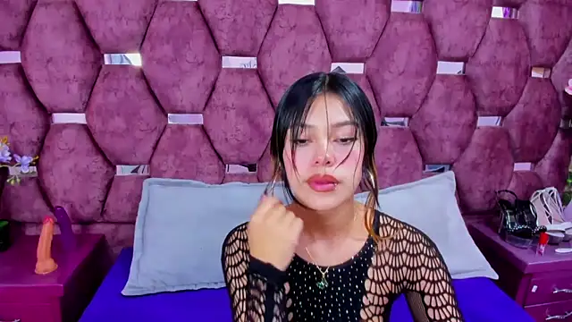 alana deivis online show from April 12, 2026, 2:59 am