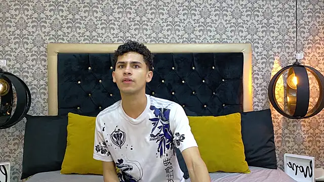 Snapshot of Dark_Sultan chatting on February 23, 2026, 10:32 pm Dark Sultan online show from February 23, 2026, 10:32 pm