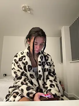 Amberbanxx online show from April 3, 2026, 10:38 pm