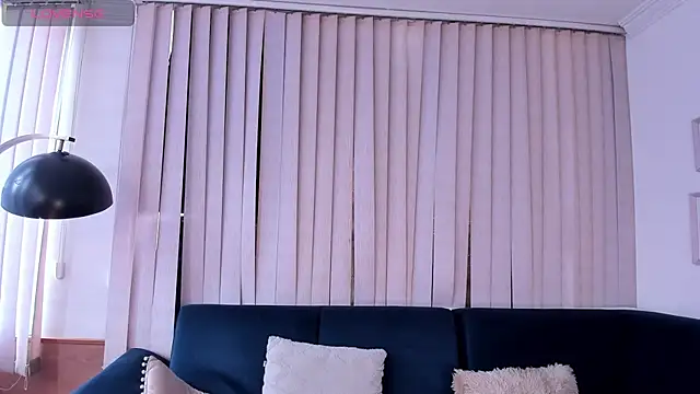 kendra crow  online show from February 17, 2026, 9:12 pm