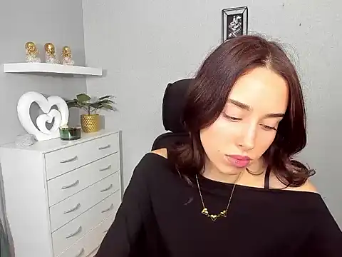 AdeleSolo online show from February 20, 2026, 6:26 am