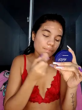 Snapshot of Little-Pussy19 chatting on February 18, 2026, 3:26 am Little-Pussy19 online show from February 18, 2026, 3:26 am