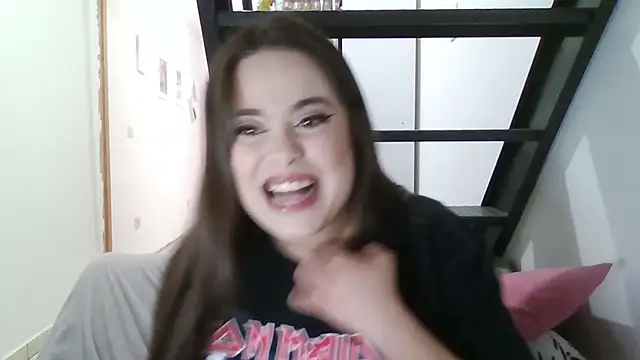 PutaYasmim online show from April 3, 2026, 3:35 am