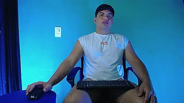 Snapshot of Uriel_Ray_ chatting on February 23, 2026, 10:54 pm Uriel Ray online show from February 23, 2026, 10:54 pm