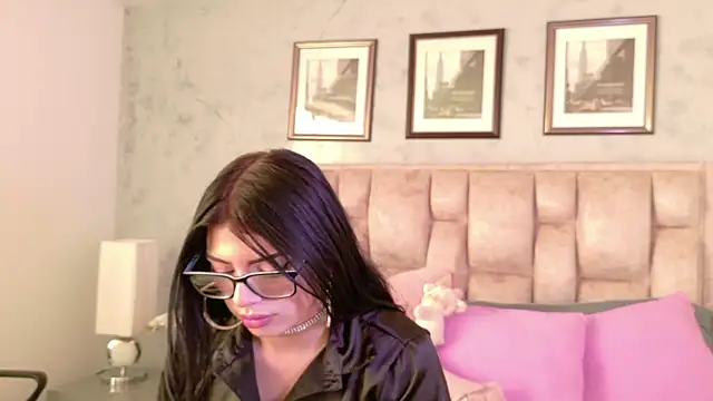 IsabellaRossi online show from April 2, 2026, 4:13 pm