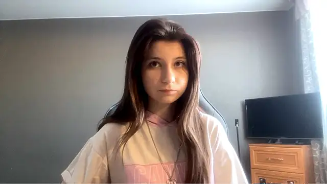 LunnaBliss online show from February 17, 2026, 12:13 pm