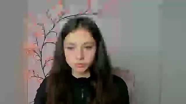 Snapshot of KissMeJulia chatting on April 25, 2026, 5:43 am KissMeJulia online show from April 25, 2026, 5:43 am