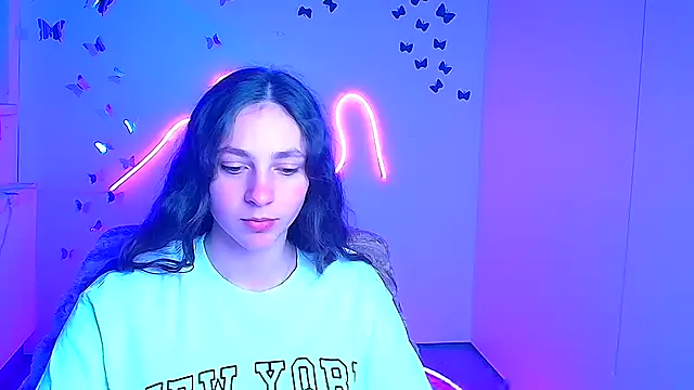 KissMeJulia online show from March 27, 2026, 6:42 pm