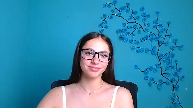 Snapshot of KissMeJulia chatting on June 19, 2026, 11:27 am KissMeJulia online show from June 19, 2026, 11:27 am