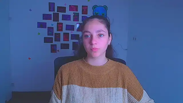 KissMeJulia online show from March 26, 2026, 12:36 pm