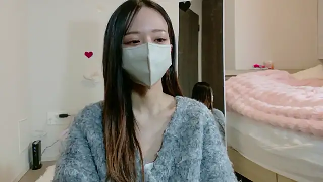 Snapshot of maichan_v chatting on February 25, 2026, 1:22 pm maichan v online show from February 25, 2026, 1:22 pm