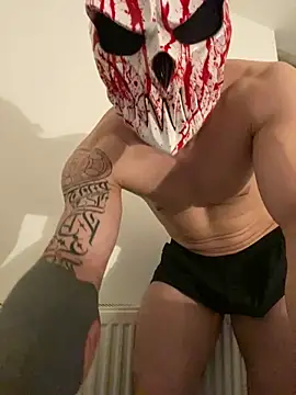 Snapshot of Deviltitan chatting on March 1, 2026, 10:32 pm Deviltitan online show from March 1, 2026, 10:32 pm