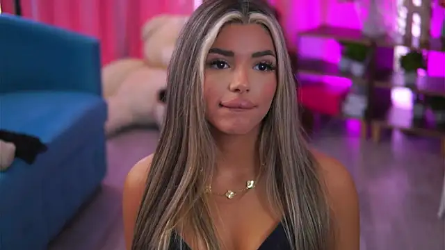 CrisstyBlair online show from April 27, 2026, 11:41 am