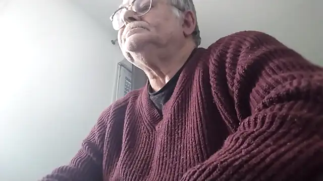 Snapshot of Vieux_pervert chatting on February 27, 2026, 8:47 am Vieux pervert online show from February 27, 2026, 8:47 am