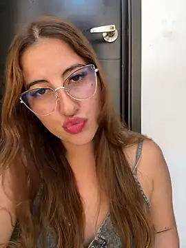 Snapshot of Darsha_Khemu chatting on June 11, 2026, 12:32 am Darsha Khemu online show from June 11, 2026, 12:32 am