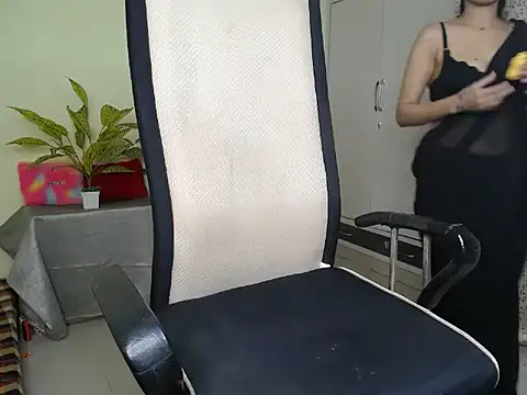 Snapshot of Air_Beauty chatting on February 28, 2026, 4:28 pm Air Beauty online show from February 28, 2026, 4:28 pm