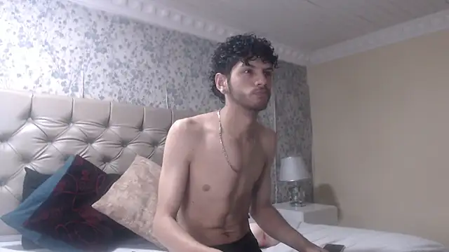 Snapshot of LuckySammer chatting on February 26, 2026, 11:43 am LuckySammer online show from February 26, 2026, 11:43 am