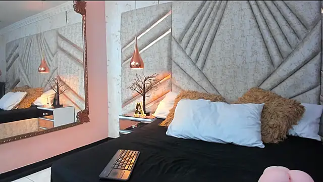 Snapshot of LuckySammer chatting on February 22, 2026, 12:07 pm LuckySammer online show from February 22, 2026, 12:07 pm