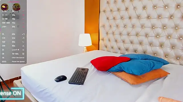 IsabellaaLux  online show from March 31, 2026, 8:22 pm