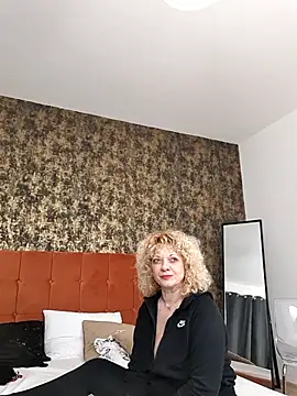 Snapshot of LaireeFelini chatting on February 21, 2026, 7:05 pm LaireeFelini online show from February 21, 2026, 7:05 pm