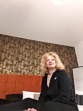 Snapshot of LaireeFelini chatting on March 1, 2026, 7:25 pm LaireeFelini online show from March 1, 2026, 7:25 pm