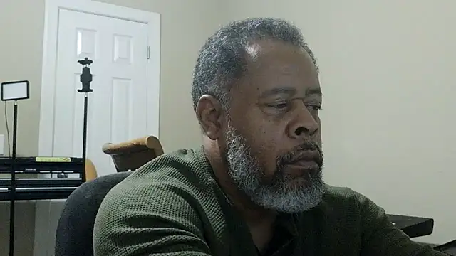 Cleozevo1961 online show from March 3, 2026, 8:49 pm