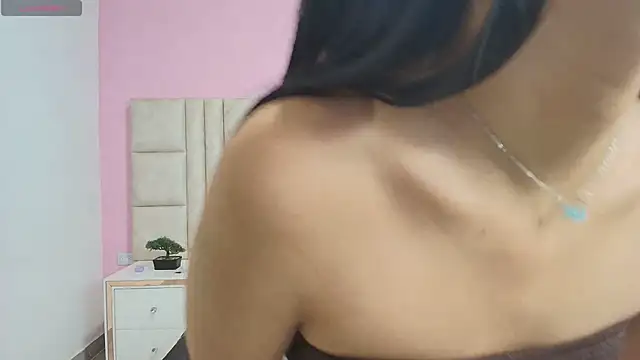 Snapshot of Liia_Collins chatting on May 22, 2026, 2:26 pm Liia Collins online show from May 22, 2026, 2:26 pm