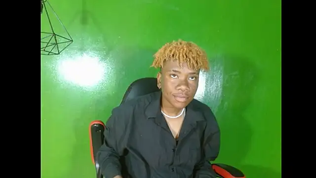 Snapshot of Darkiin_FTM chatting on February 27, 2026, 3:29 am Darkiin FTM online show from February 27, 2026, 3:29 am