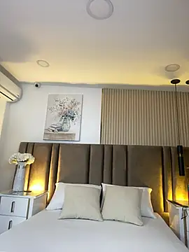 Lorenn Sweet online show from April 10, 2026, 11:50 am