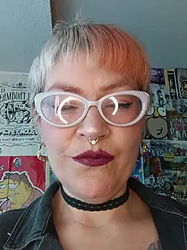 lady polka online show from February 25, 2026, 5:46 pm