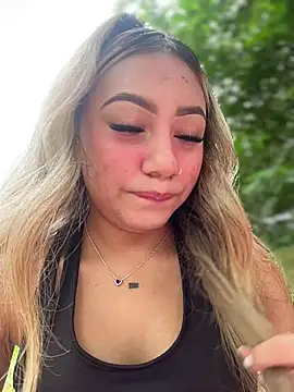 Snapshot of Dulce_Sofi_ chatting on February 24, 2026, 3:13 pm Dulce Sofi online show from February 24, 2026, 3:13 pm