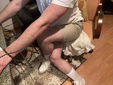 ozzyylove online show from April 17, 2026, 8:44 pm