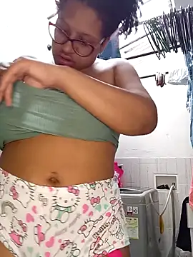 gigiblue89 online show from April 5, 2026, 3:08 pm