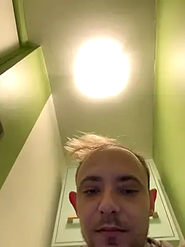 Snapshot of Crevette311 chatting on November 23, 2025, 8:57 am Crevette311 online show from November 23, 2025, 8:57 am