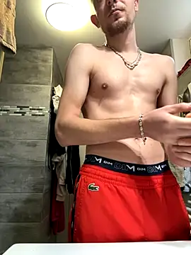 Snapshot of Crevette311 chatting on November 28, 2025, 11:21 am Crevette311 online show from November 28, 2025, 11:21 am