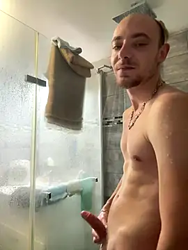 Snapshot of Crevette311 chatting on November 24, 2025, 11:10 am Crevette311 online show from November 24, 2025, 11:10 am