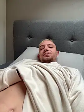 Snapshot of Crevette311 chatting on November 20, 2025, 11:55 am Crevette311 online show from November 20, 2025, 11:55 am