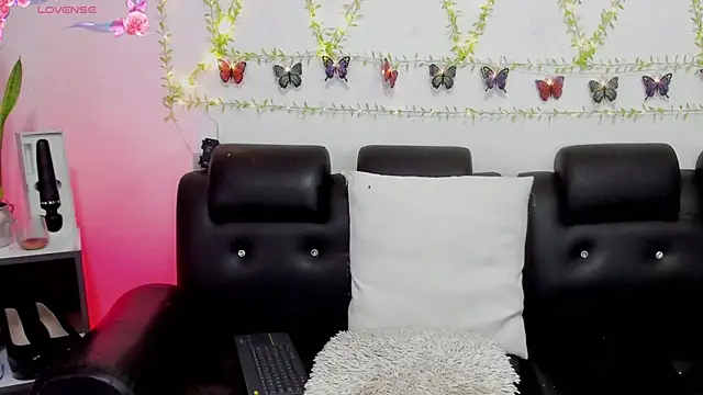 Snapshot of aria-voss chatting on March 31, 2026, 3:03 pm aria-voss online show from March 31, 2026, 3:03 pm