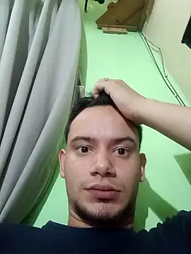 alejo1405m online show from April 28, 2026, 10:58 pm