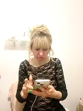 Snapshot of -Nefertiti- chatting on March 11, 2026, 12:26 am -Nefertiti- online show from March 11, 2026, 12:26 am