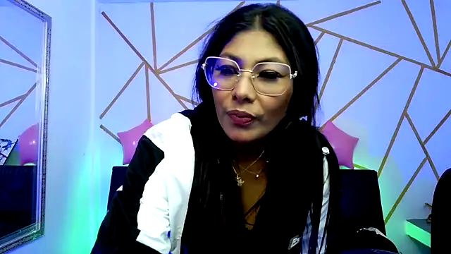 yvanna  smith online show from February 19, 2026, 4:20 am