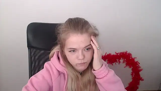 FoxiLana online show from February 19, 2026, 8:11 am