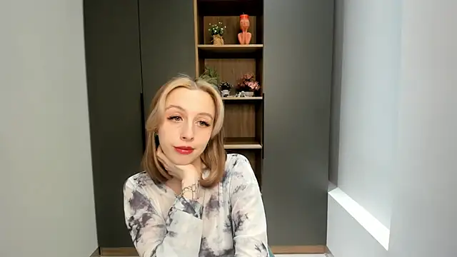 Snapshot of EugeniaEarl chatting on February 20, 2026, 6:10 am EugeniaEarl online show from February 20, 2026, 6:10 am