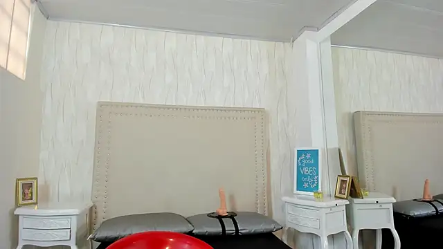 Snapshot of FernandaAvilax chatting on April 28, 2026, 7:51 pm FernandaAvilax online show from April 28, 2026, 7:51 pm
