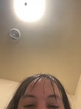 h oney4411 online show from March 6, 2026, 9:26 am