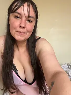 h oney4411 online show from March 26, 2026, 6:17 pm