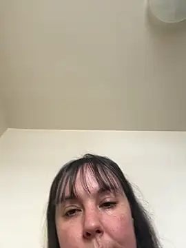 Snapshot of h_oney4411 chatting on February 23, 2026, 4:29 pm h oney4411 online show from February 23, 2026, 4:29 pm