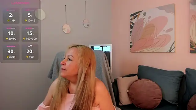 Snapshot of Ivonne_4 chatting on May 25, 2026, 12:59 pm Ivonne 4 online show from May 25, 2026, 12:59 pm