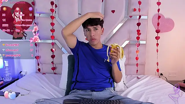 Snapshot of Angel_Lux chatting on February 28, 2026, 8:47 am Angel Lux online show from February 28, 2026, 8:47 am