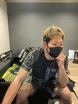 Snapshot of ryuaaaaa chatting on April 19, 2026, 2:18 pm ryuaaaaa online show from April 19, 2026, 2:18 pm